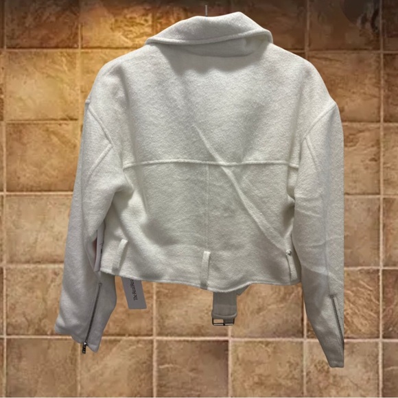 Juicy Couture Mohair Boxy Moto Jacket
Marshmellow White XXL NWT - Picture 3 of 7